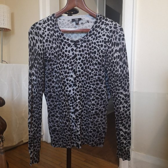 2/$40 Chic by Jacob leopard print sweater / cardigan - Picture 1 of 9